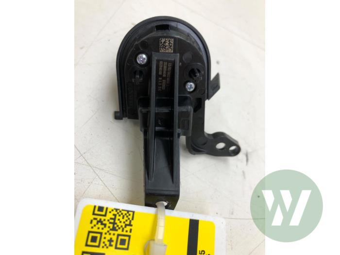 Używane Przelacznik (rózne) Renault Megane E-Tech (RCB) 60 kWh Cena € 30,45 Procedura marży oferowane przez Wessel Parts & Service B.V.