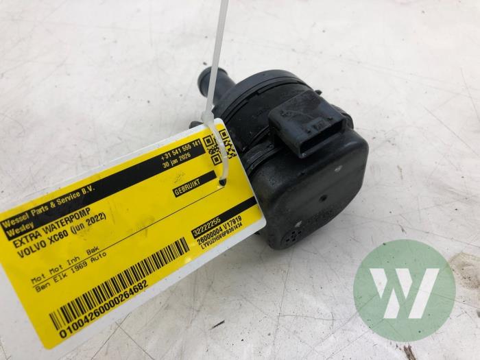 Begagnade Extra vattenpump Volvo XC60 II (UZ) 2.0 T8 16V Polestar Engineered AWD Pris € 72,45 Marginaltabell erbjuds av Wessel Parts & Service B.V.