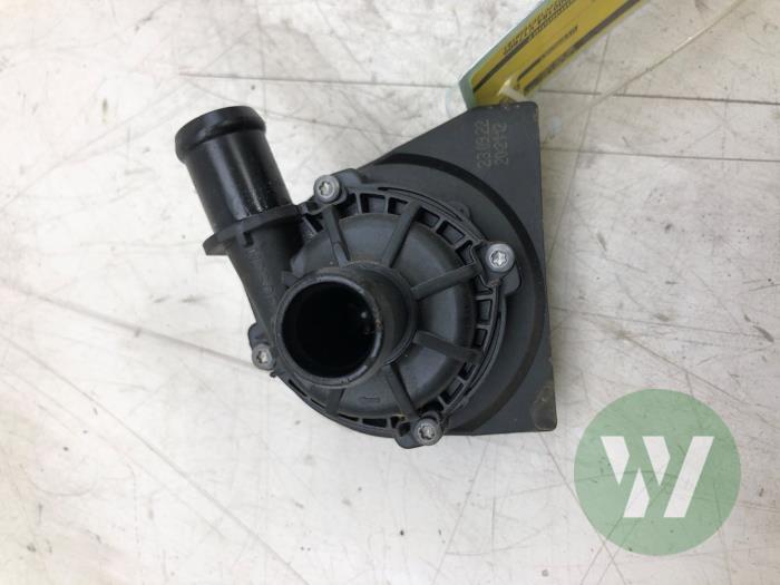 Begagnade Vattenpump Volkswagen T-Cross 1.5 TSI 16V Pris € 30,45 Marginaltabell erbjuds av Wessel Parts & Service B.V.