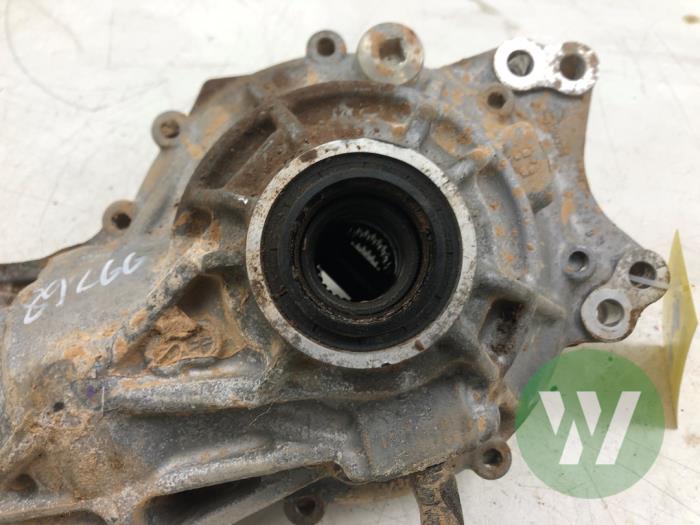 Differential vorne van een Jaguar F-Pace 2.0 Turbo 16V AWD 2017