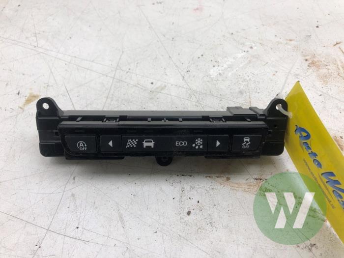 Usagé Commande start/stop Jaguar F-Pace 2.0 Turbo 16V AWD Prix € 40,95 Règlement à la marge proposé par Wessel Parts & Service B.V.