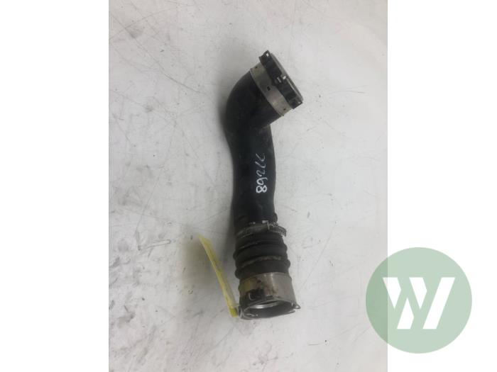 Gebrauchte Intercooler Rohr Jaguar F-Pace 2.0 Turbo 16V AWD Preis € 36,75 Margenregelung angeboten von Wessel Parts & Service B.V.