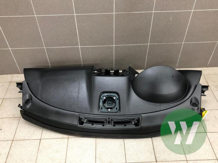 Usados Salpicadero Jaguar F-Pace 2.0 Turbo 16V AWD Precio € 838,95 Norma de margen ofrecido por Wessel Parts & Service B.V.