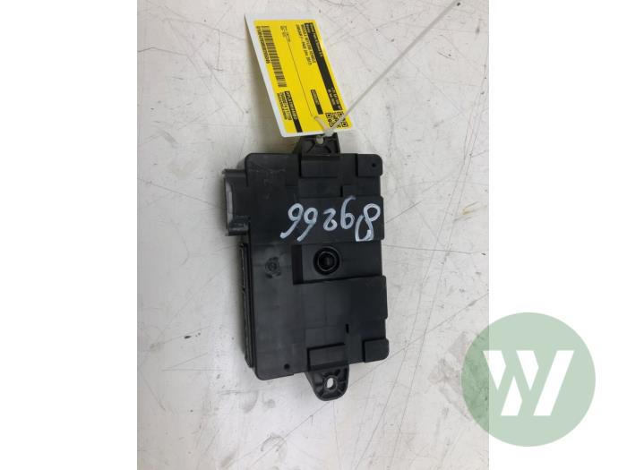Używane Modul keyless vehicle Jaguar F-Pace 2.0 Turbo 16V AWD Cena € 61,95 Procedura marży oferowane przez Wessel Parts & Service B.V.