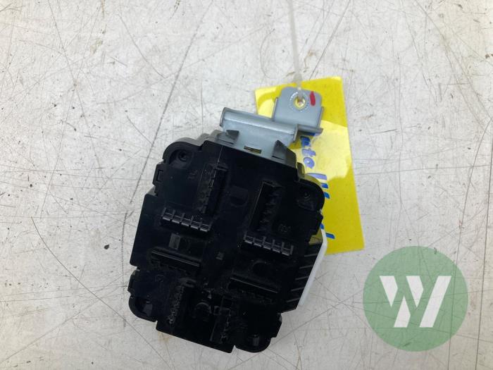 Used Computer, miscellaneous Kia Stonic (YB) 1.0i T-GDi 12V Price € 51,45 Margin scheme offered by Wessel Parts & Service B.V.