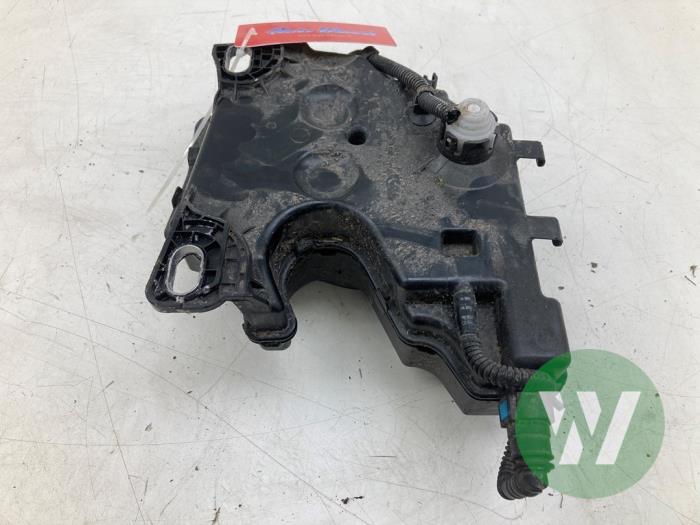 Used Additive tank Opel Vivaro 2.0 Diesel 145 Price € 183,75 Margin scheme offered by Wessel Parts & Service B.V.