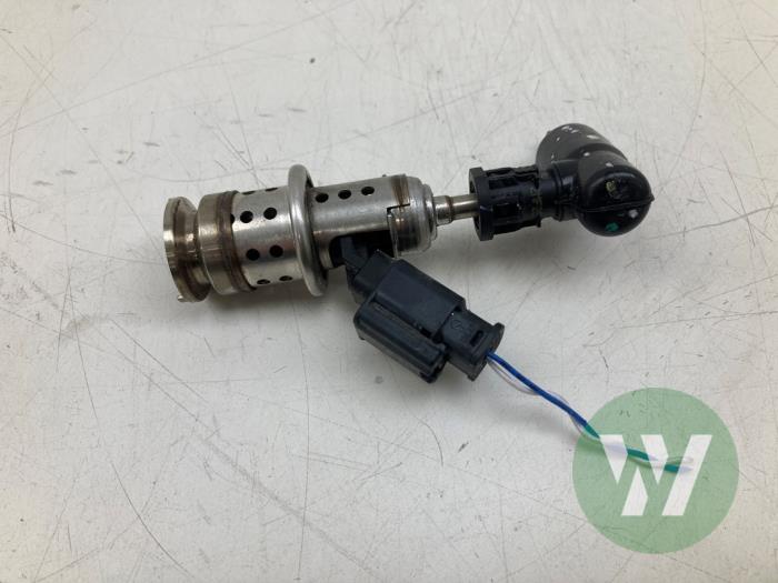Usados Inyector Adblue Opel Vivaro 2.0 Diesel 145 Precio € 51,45 Norma de margen ofrecido por Wessel Parts & Service B.V.