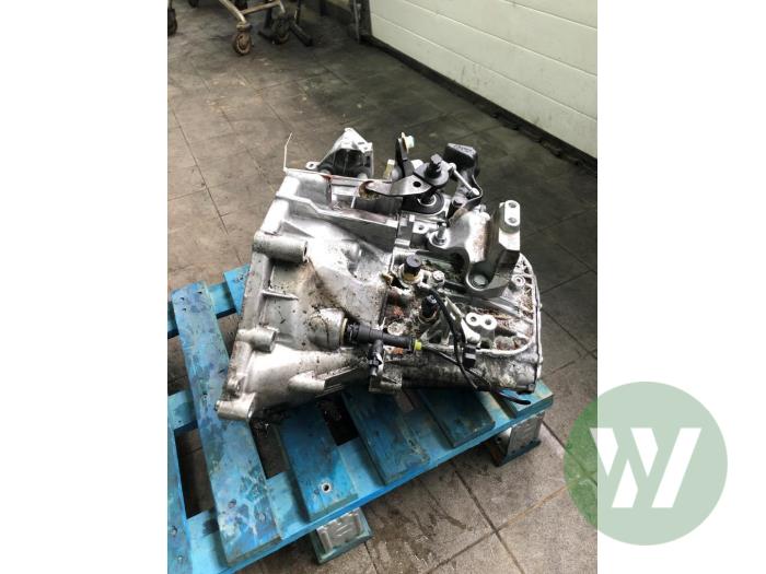 Gebrauchte Getriebe Opel Vivaro 2.0 Diesel 145 Preis € 1.575,00 Margenregelung angeboten von Wessel Parts & Service B.V.