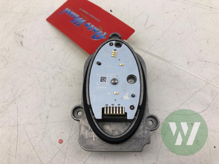 Używane Modułowy reflektor LED Opel Grandland (X) 1.2 Turbo 12V Cena € 30,45 Procedura marży oferowane przez Wessel Parts & Service B.V.