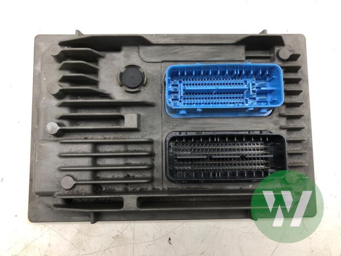 Engine management computer from a Opel Insignia Sports Tourer 1.5 CDTI 12V 2021