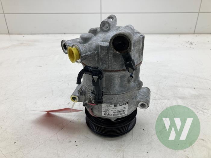 Usagé Pompe clim Opel Insignia Sports Tourer 1.5 CDTI 12V Prix € 261,45 Règlement à la marge proposé par Wessel Parts & Service B.V.