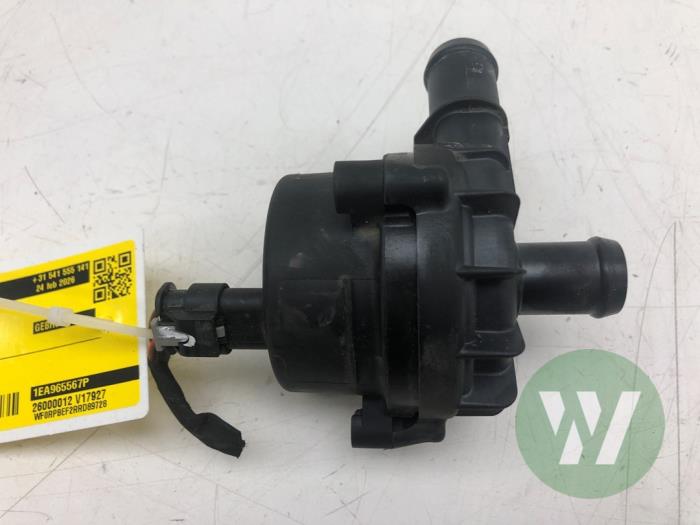 Używane Pompa wodna Ford Explorer (CX740) Extended Range RWD 77 kWh Cena € 61,95 Procedura marży oferowane przez Wessel Parts & Service B.V.