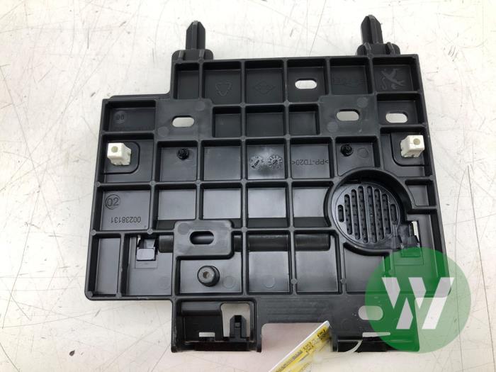 Begagnade Bluetooth-modul Opel Grandland (X) 1.2 Turbo 12V Pris € 51,45 Marginaltabell erbjuds av Wessel Parts & Service B.V.