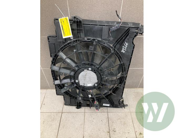 Używane Silnik wentylatora Jaguar F-Pace 2.0 Turbo 16V AWD Cena € 366,45 Procedura marży oferowane przez Wessel Parts & Service B.V.