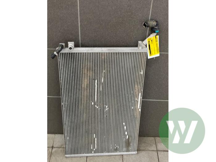 Usagé Radiateur clim Jaguar F-Pace 2.0 Turbo 16V AWD Prix € 131,25 Règlement à la marge proposé par Wessel Parts & Service B.V.