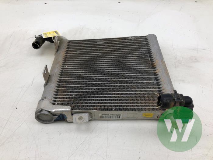 Usagé Radiateur Jaguar F-Pace 2.0 Turbo 16V AWD Prix € 261,45 Règlement à la marge proposé par Wessel Parts & Service B.V.
