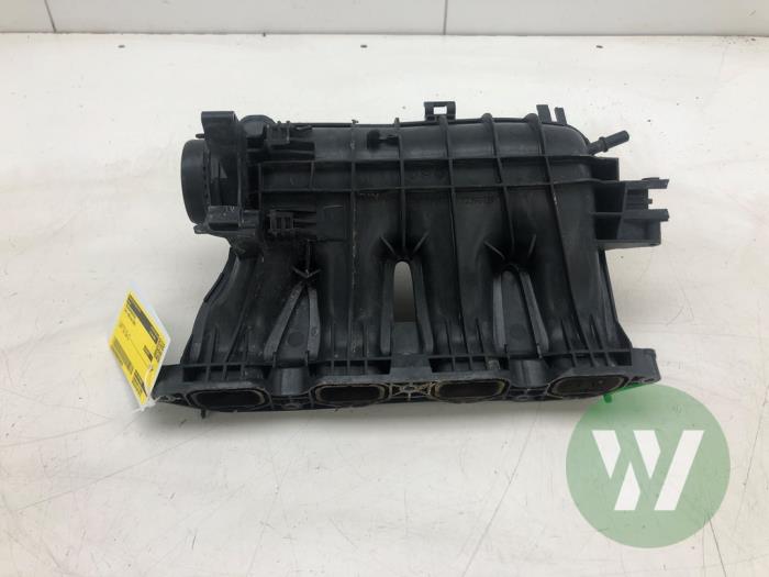 Begagnade Insugsrör Volkswagen T-Roc I 1.5 TSI Evo BMT 16V Pris € 157,50 Marginaltabell erbjuds av Wessel Parts & Service B.V.