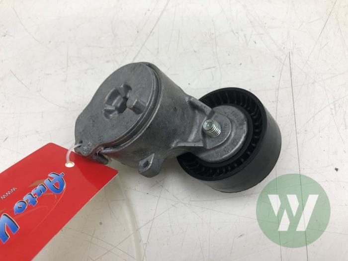 Usados Rodillo tensor correa múltiple Opel Grandland (X) 1.2 Turbo 12V Precio € 30,45 Norma de margen ofrecido por Wessel Parts & Service B.V.