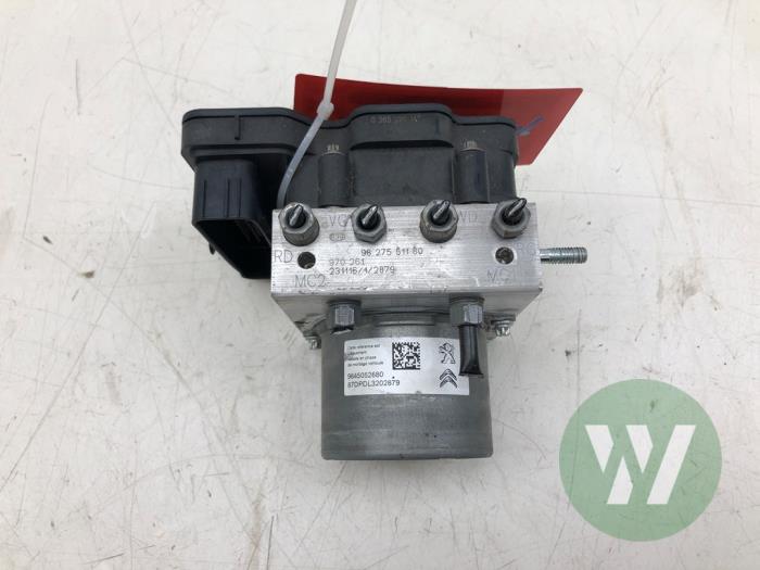 Używane Pompa ABS Opel Grandland (X) 1.2 Turbo 12V Cena € 156,45 Procedura marży oferowane przez Wessel Parts & Service B.V.