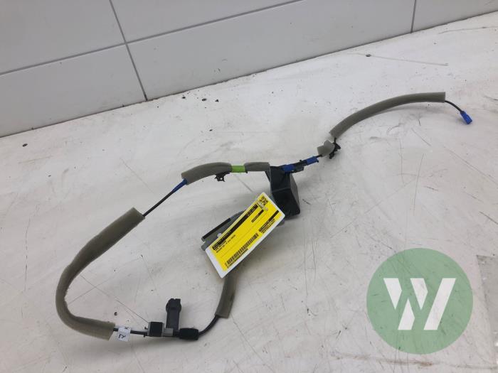 Używane Antena GPS Mazda CX-5 II (KF) 2.0 SkyActiv-G 165 16V 2WD M Hybrid Cena € 40,95 Procedura marży oferowane przez Wessel Parts & Service B.V.