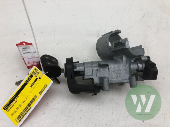 Używane Stacyjka + Kluczyk Opel GT 2.0 16V Turbo Cena na żądanie oferowane przez Wessel Parts & Service B.V.