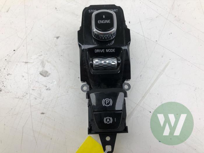 Usagé Commande start/stop Volvo XC90 II 2.0 T6 16V AWD Prix € 61,95 Règlement à la marge proposé par Wessel Parts & Service B.V.