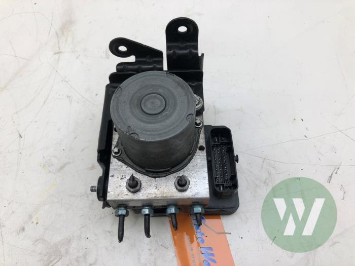 Begagnade ABS-pump Mercedes Vito (447.6) 2.2 114 CDI 16V Pris € 82,95 Marginaltabell erbjuds av Wessel Parts & Service B.V.