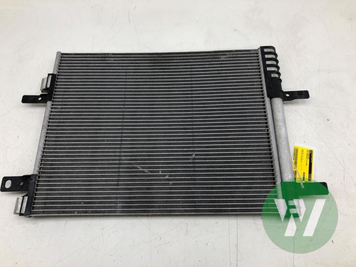 Usagé Radiateur clim Opel Grandland (X) 1.2 Turbo 12V Prix € 51,45 Règlement à la marge proposé par Wessel Parts & Service B.V.