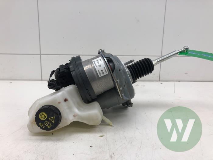 Usagé Assistant de freinage Skoda Octavia Combi (NXAC) 2.0 TDI GreenTec 16V Prix € 523,95 Règlement à la marge proposé par Wessel Parts & Service B.V.