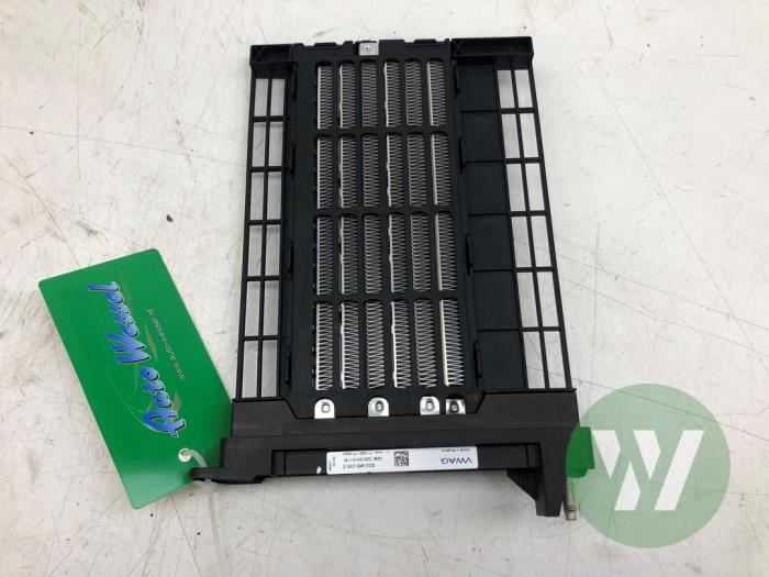 Używane Element grzewczy Skoda Octavia Combi (NXAC) 2.0 TDI GreenTec 16V Cena € 72,45 Procedura marży oferowane przez Wessel Parts & Service B.V.