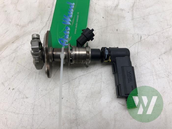 Używane Wtryskiwacz AdBlue Skoda Octavia Combi (NXAC) 2.0 TDI GreenTec 16V Cena € 131,25 Procedura marży oferowane przez Wessel Parts & Service B.V.