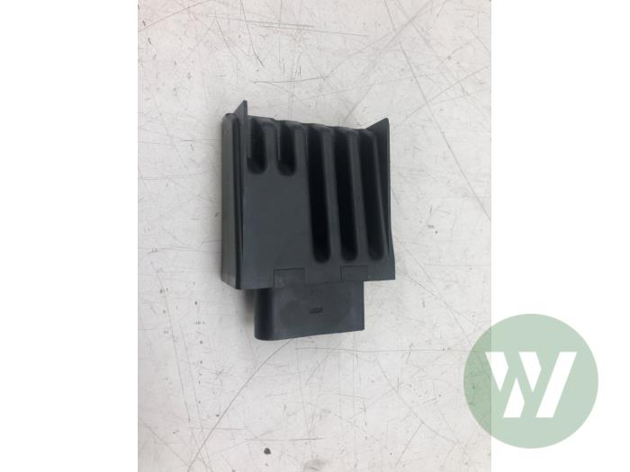 Usagé Module pompe carburant Skoda Octavia Combi (NXAC) 2.0 TDI GreenTec 16V Prix € 30,45 Règlement à la marge proposé par Wessel Parts & Service B.V.