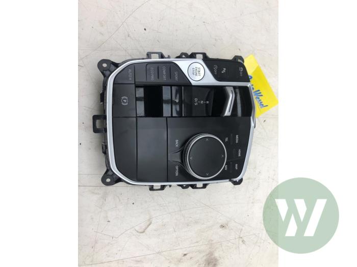 Używane Przycisk I-Drive BMW 3 serie (G20) 320i 2.0 TwinPower Turbo 16V Cena € 471,45 Procedura marży oferowane przez Wessel Parts & Service B.V.