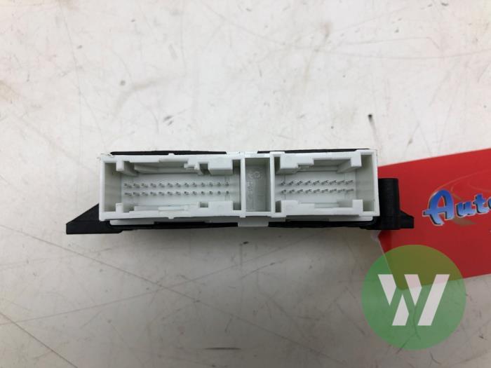 Begagnade PDC-modul Opel Astra L (F3/FB/FM/FP) 1.2 Turbo 130 12V Pris € 89,25 Marginaltabell erbjuds av Wessel Parts & Service B.V.