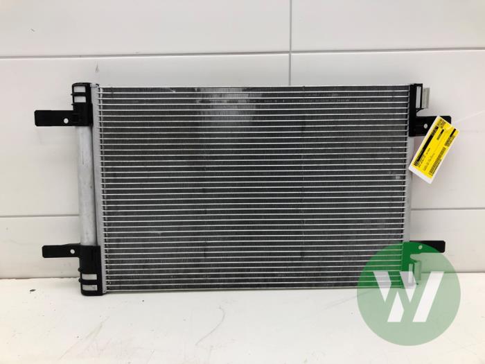 Usagé Radiateur clim Opel Astra L (F3/FB/FM/FP) 1.2 Turbo 130 12V Prix € 72,45 Règlement à la marge proposé par Wessel Parts & Service B.V.