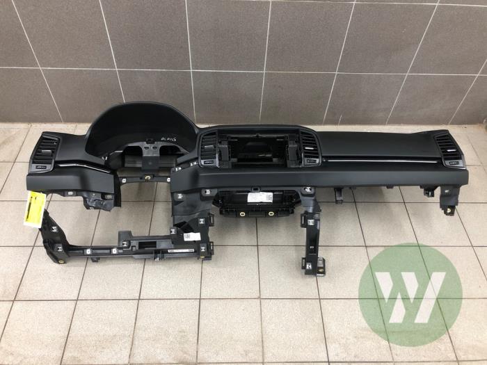 Używane Panel Skoda Karoq Cena € 628,95 Procedura marży oferowane przez Wessel Parts & Service B.V.
