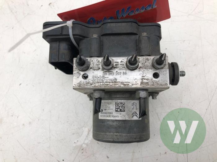 Begagnade ABS-pump Opel Vivaro 2.0 Diesel 145 Pris € 103,95 Marginaltabell erbjuds av Wessel Parts & Service B.V.