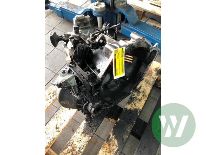 Gebrauchte Getriebe Opel Vivaro 2.0 Diesel 145 Preis € 1.468,95 Margenregelung angeboten von Wessel Parts & Service B.V.