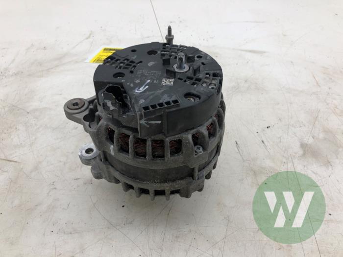 Begagnade Dynamo Skoda Karoq Pris på förfrågan erbjuds av Wessel Parts & Service B.V.