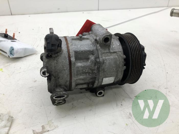 Usagé Pompe clim Opel Corsa Prix € 36,75 Règlement à la marge proposé par Wessel Parts & Service B.V.