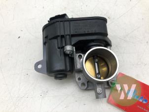 Drosselklappengehäuse van een Opel Corsa F (UB/UH/UP) 1.2 12V 75 2023