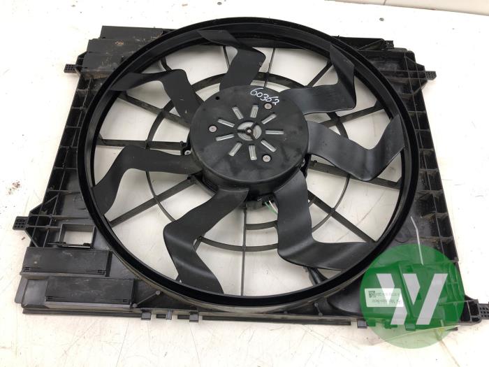 Używane Silnik wentylatora Mercedes GLE (V167) 53 AMG 3.0 EQ Boost 24V 4-Matic+ Cena € 681,45 Procedura marży oferowane przez Wessel Parts & Service B.V.