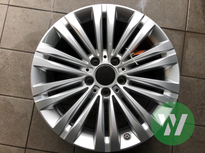 Używane Obrecz Mercedes C Estate (S206) C-200d 2.0 Turbo 16V Cena € 208,95 Procedura marży oferowane przez Wessel Parts & Service B.V.