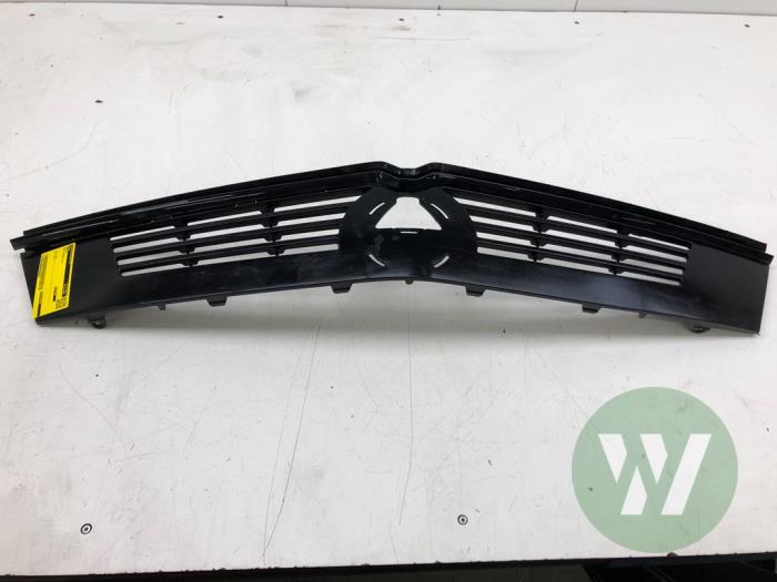 Begagnade Grill Opel Astra Pris € 131,25 Marginaltabell erbjuds av Wessel Parts & Service B.V.