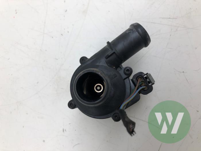 Usagé Pompe à eau Audi A4 Avant (B9) 2.0 40 TFSI Mild hybrid 16V Prix € 40,95 Règlement à la marge proposé par Wessel Parts & Service B.V.