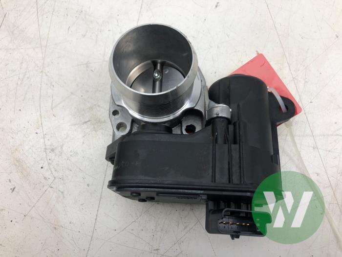 Usagé Boitier papillon Opel Astra L (F3/FB/FM/FP) 1.2 Turbo 130 12V Prix € 40,95 Règlement à la marge proposé par Wessel Parts & Service B.V.