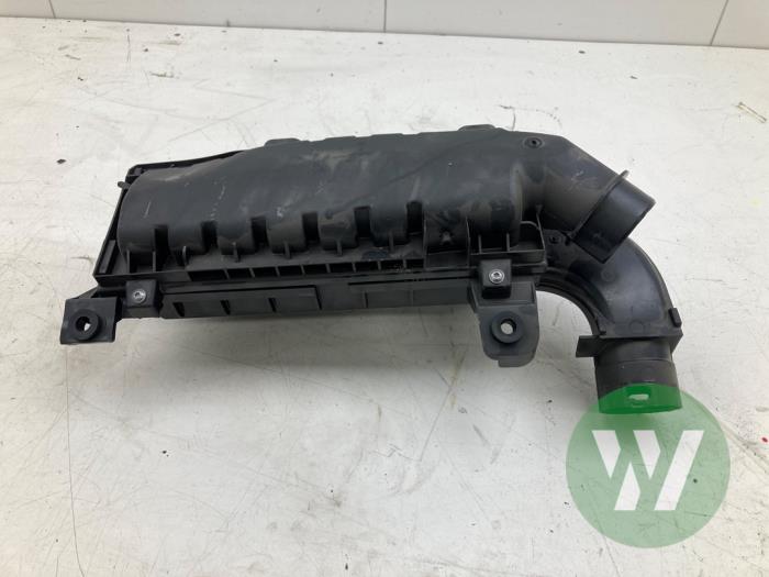 Begagnade Luftfilterhus Opel Astra L (F3/FB/FM/FP) 1.2 Turbo 130 12V Pris € 30,45 Marginaltabell erbjuds av Wessel Parts & Service B.V.