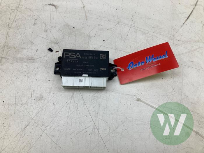 Begagnade PDC-modul Opel Astra L (F3/FB/FM/FP) 1.2 Turbo 130 12V Pris € 89,25 Marginaltabell erbjuds av Wessel Parts & Service B.V.