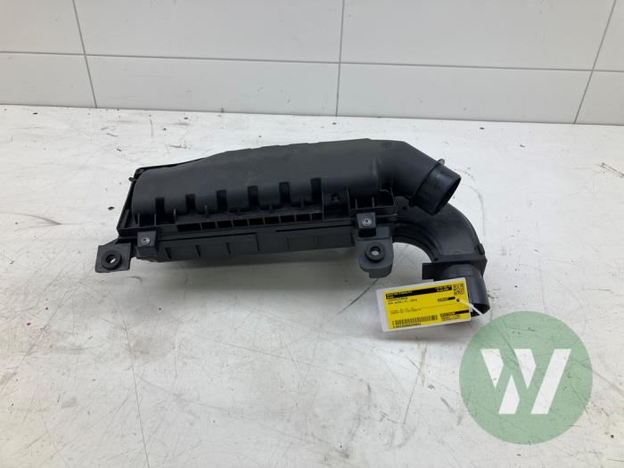 Begagnade Luftfilterhus Opel Astra L Sports Tourer (F4/FC/FN/FR) 1.2 Turbo 130 12V Pris € 30,45 Marginaltabell erbjuds av Wessel Parts & Service B.V.