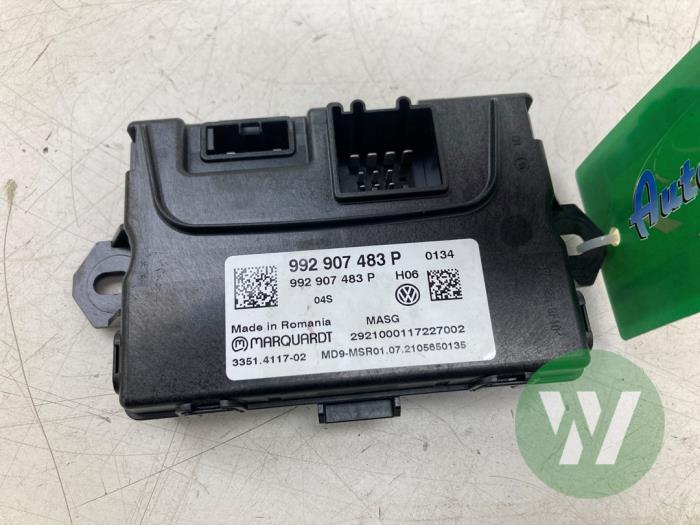 Usagé Ordinateur divers Porsche Taycan (Y1A) 4S Performance Prix € 78,75 Règlement à la marge proposé par Wessel Parts & Service B.V.